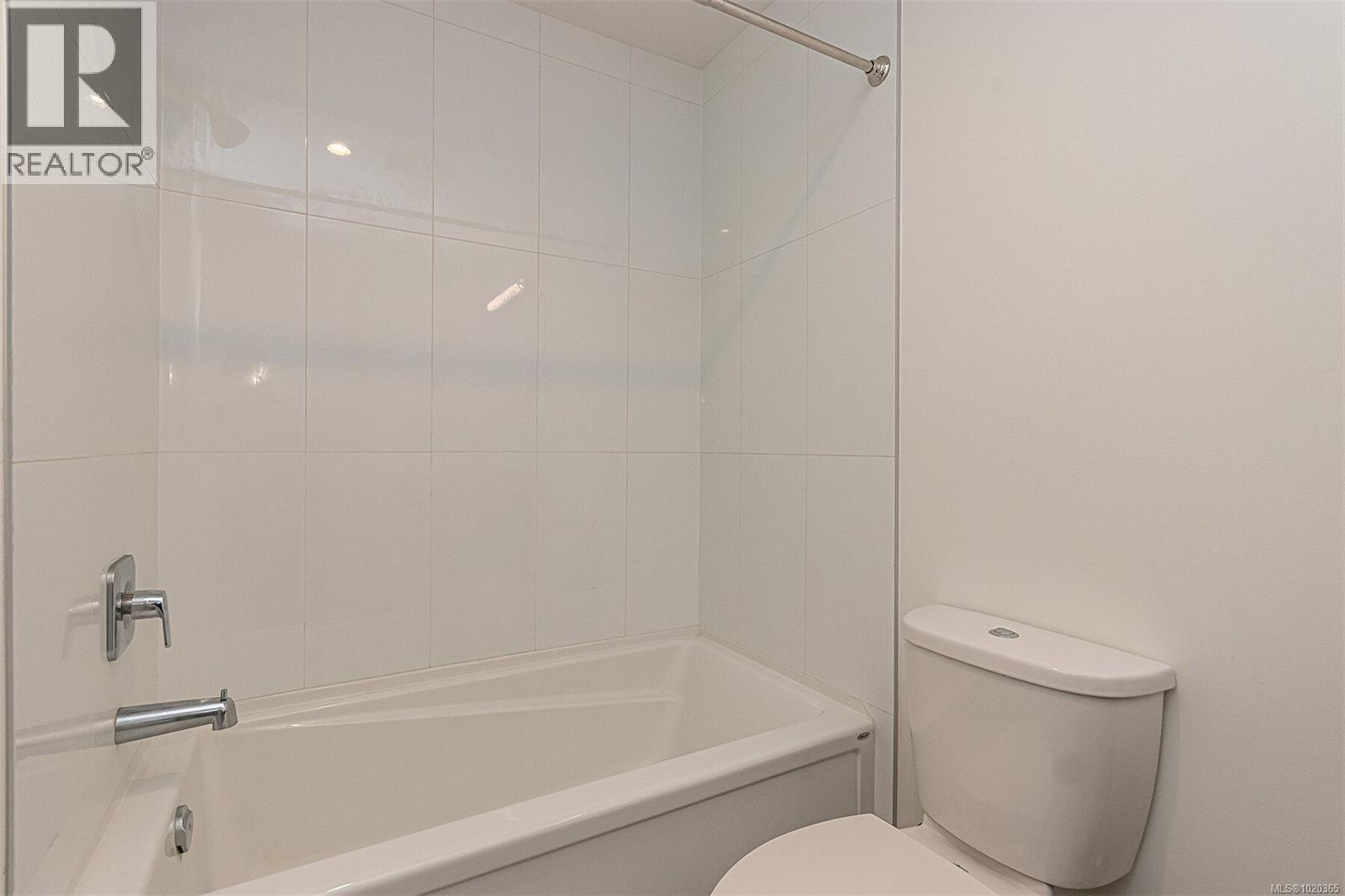 210 991 McKenzie Avenue, Saanich