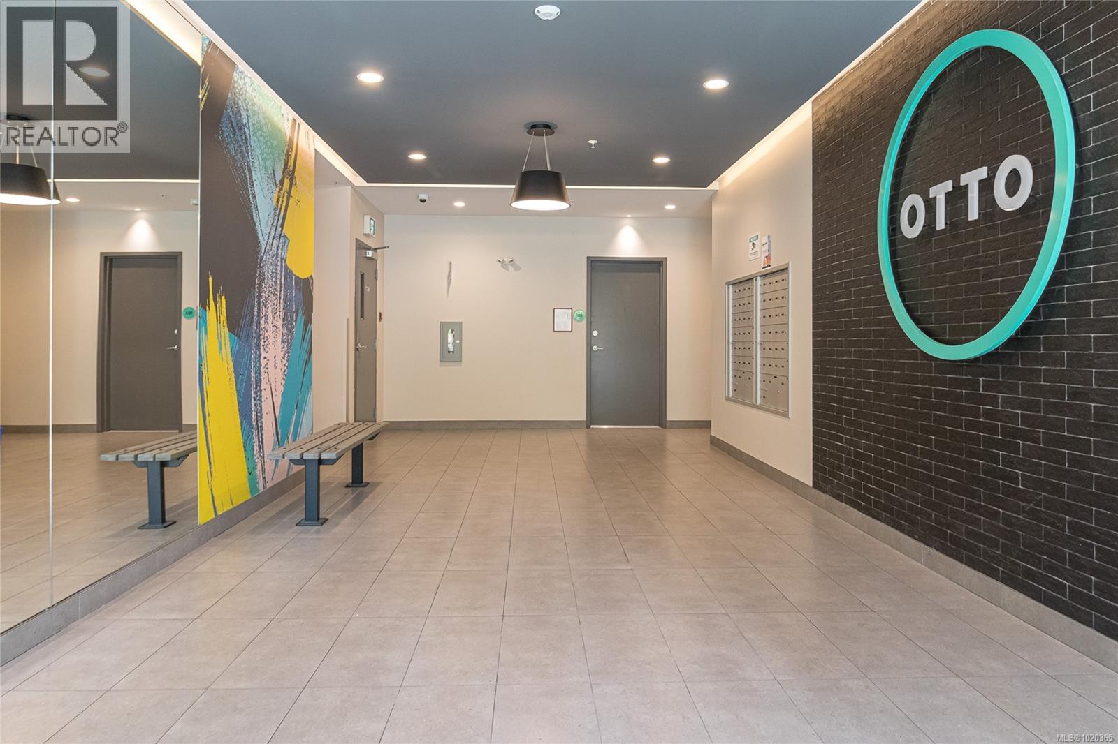 210 991 McKenzie Avenue, Saanich