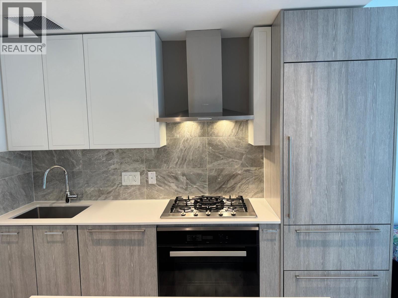 802 2288 ALPHA AVENUE, Burnaby