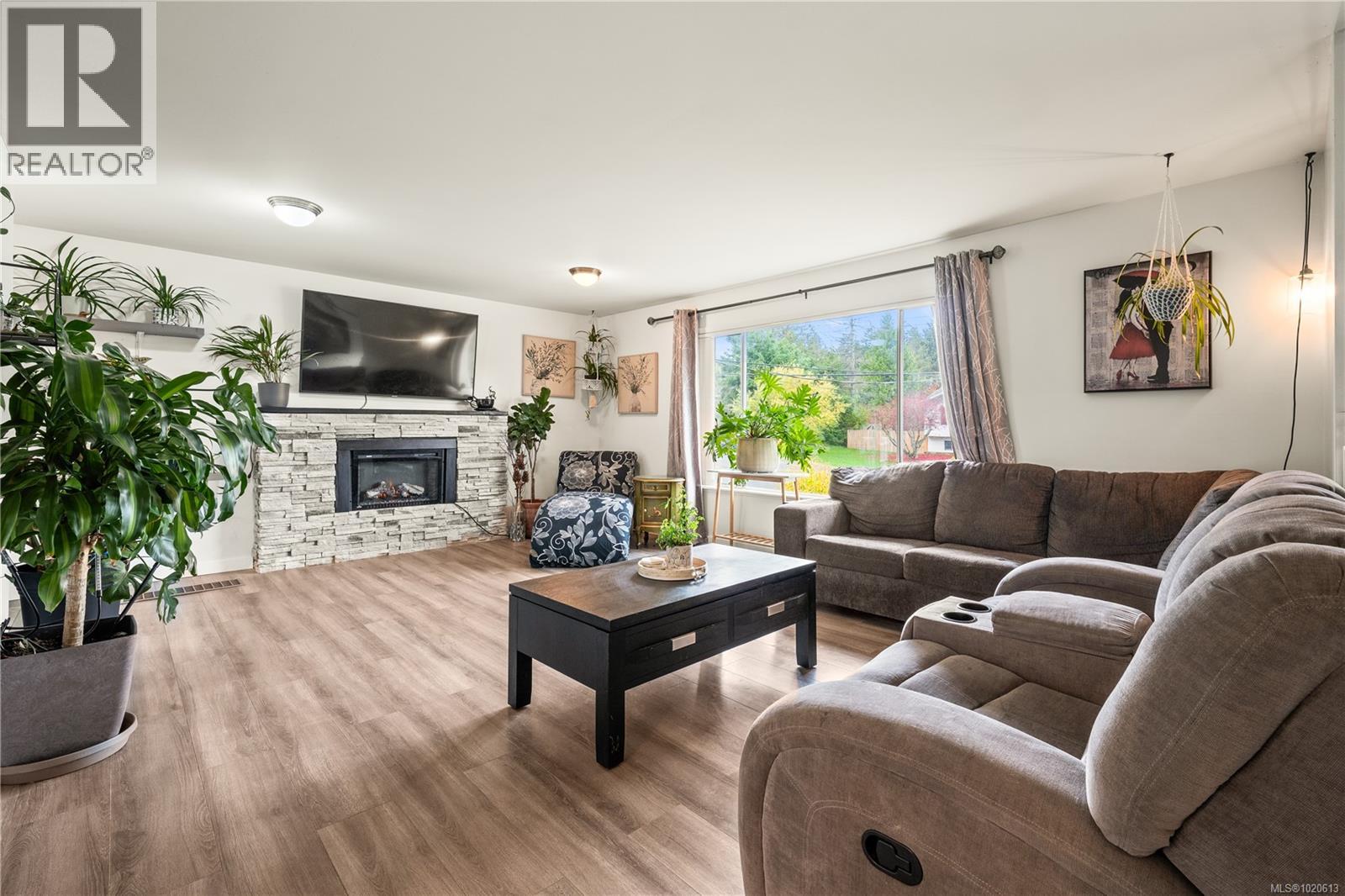 6972 Leland Rd, Lantzville