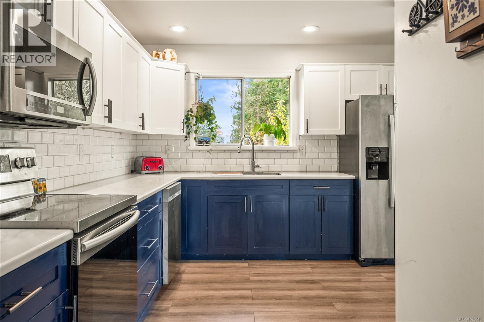 6972 Leland Rd, Lantzville