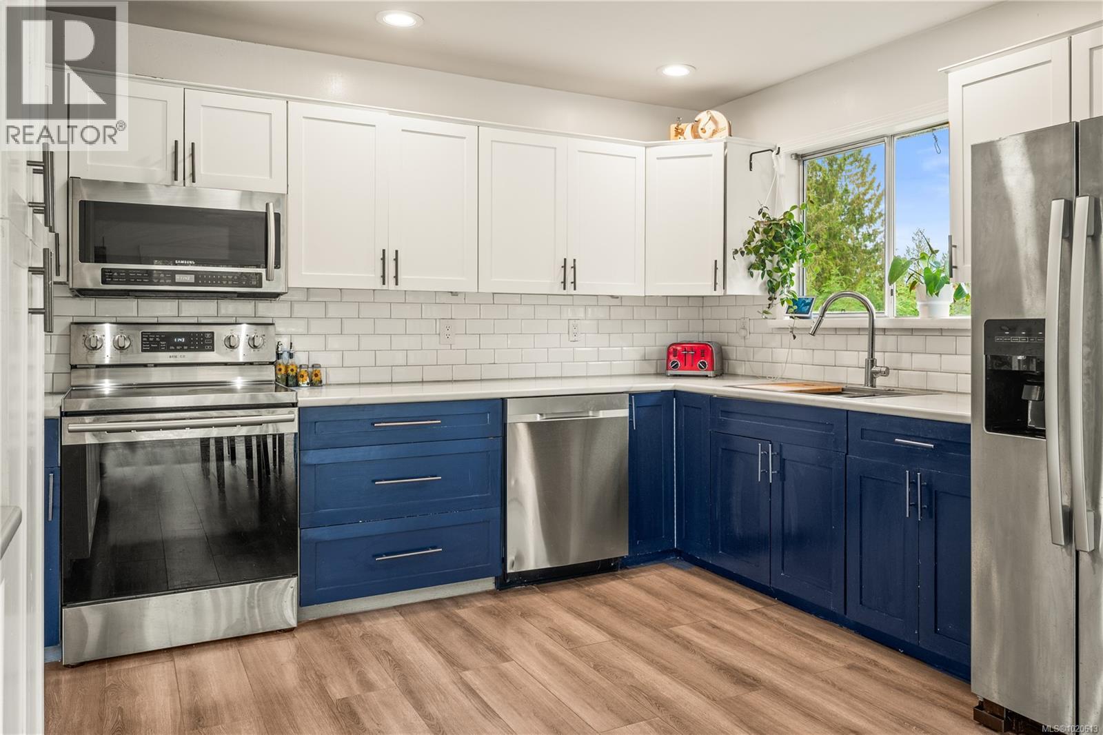 6972 Leland Rd, Lantzville