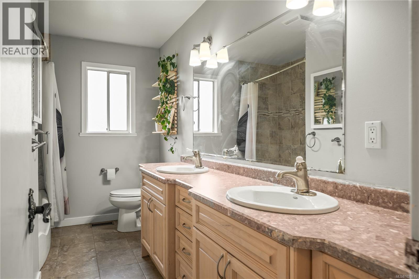 6972 Leland Rd, Lantzville