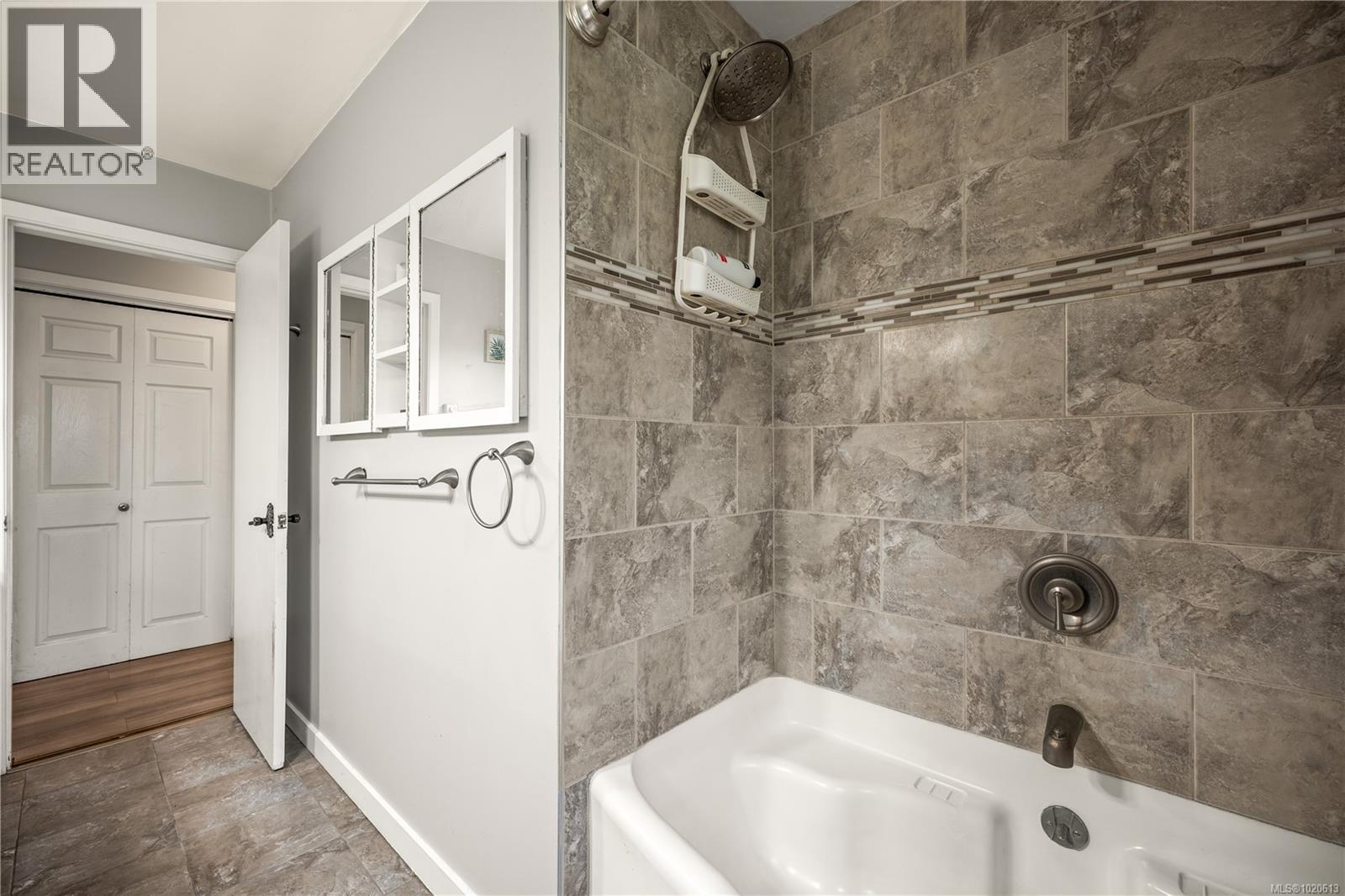 6972 Leland Rd, Lantzville