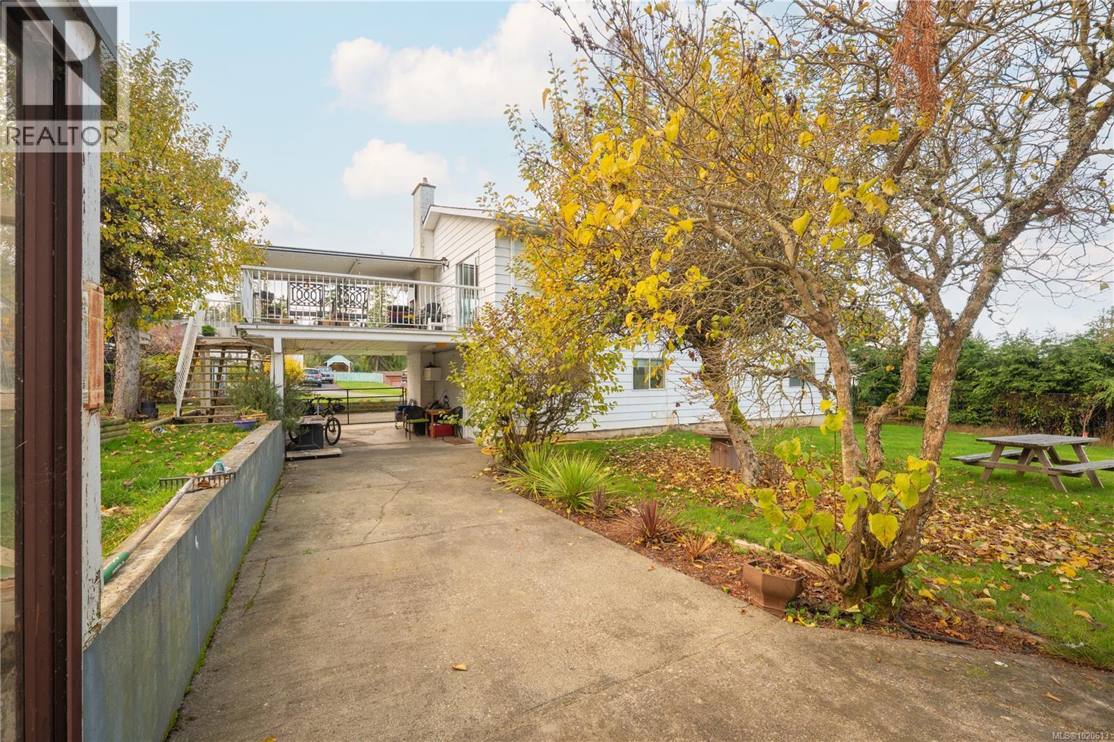 6972 Leland Rd, Lantzville