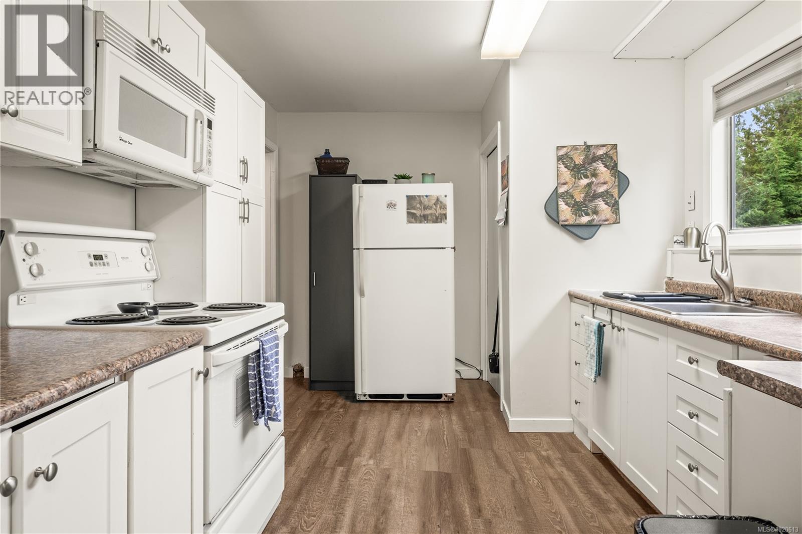 6972 Leland Rd, Lantzville