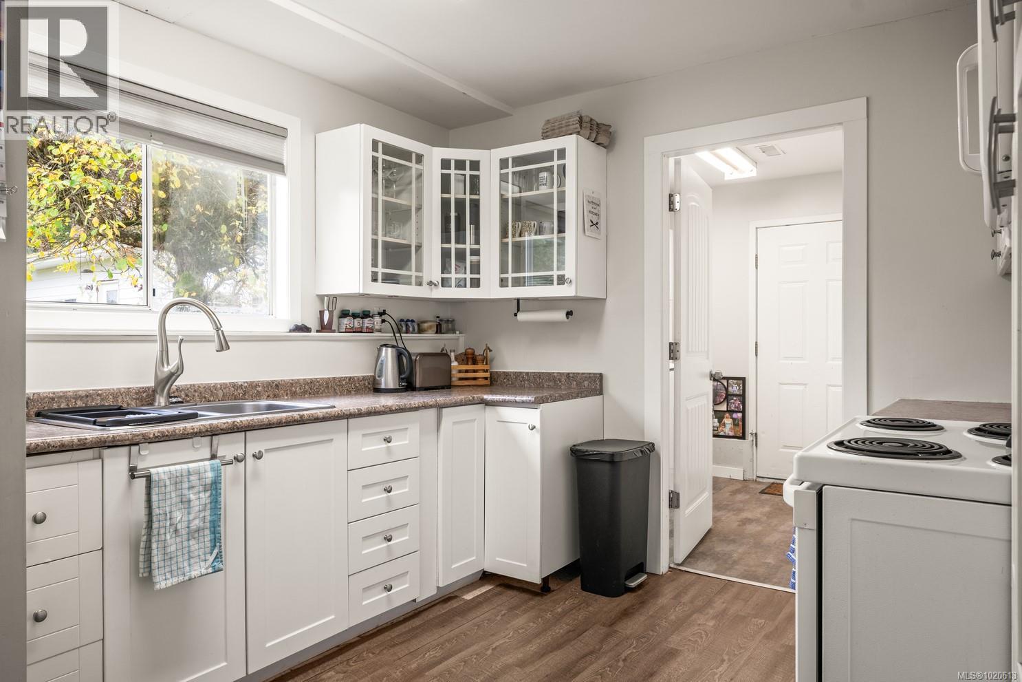 6972 Leland Rd, Lantzville