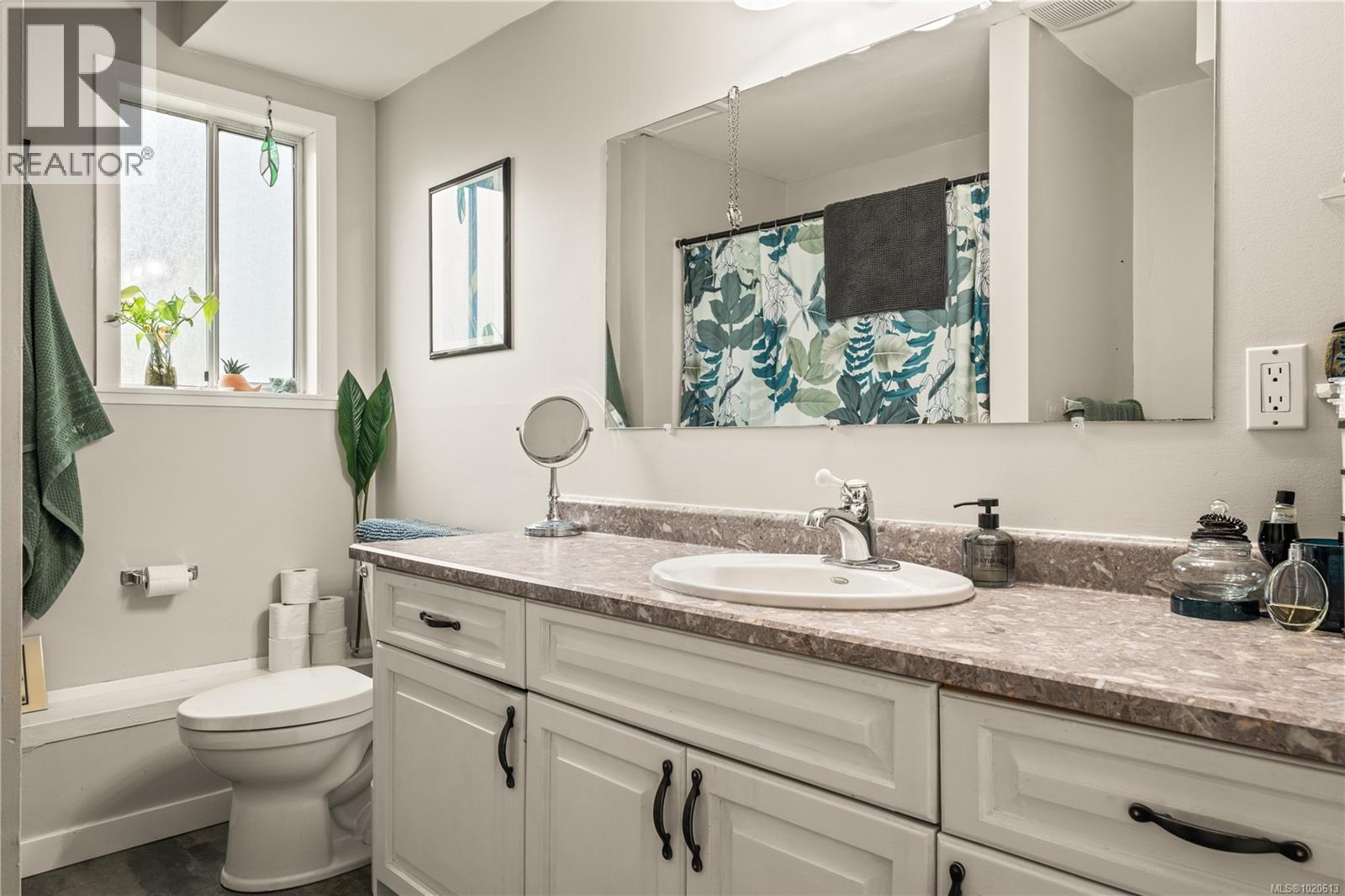 6972 Leland Rd, Lantzville