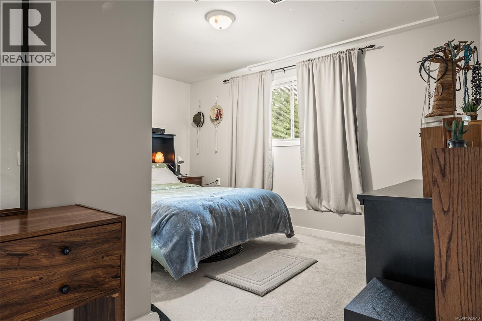 6972 Leland Rd, Lantzville