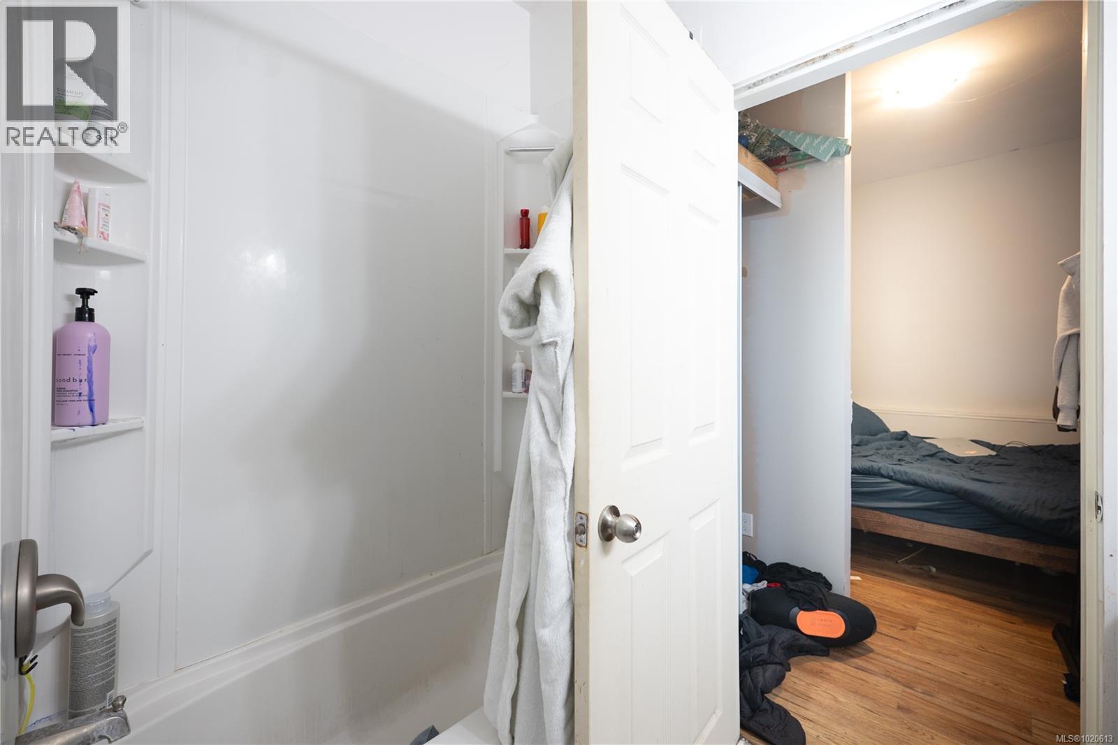 6972 Leland Rd, Lantzville