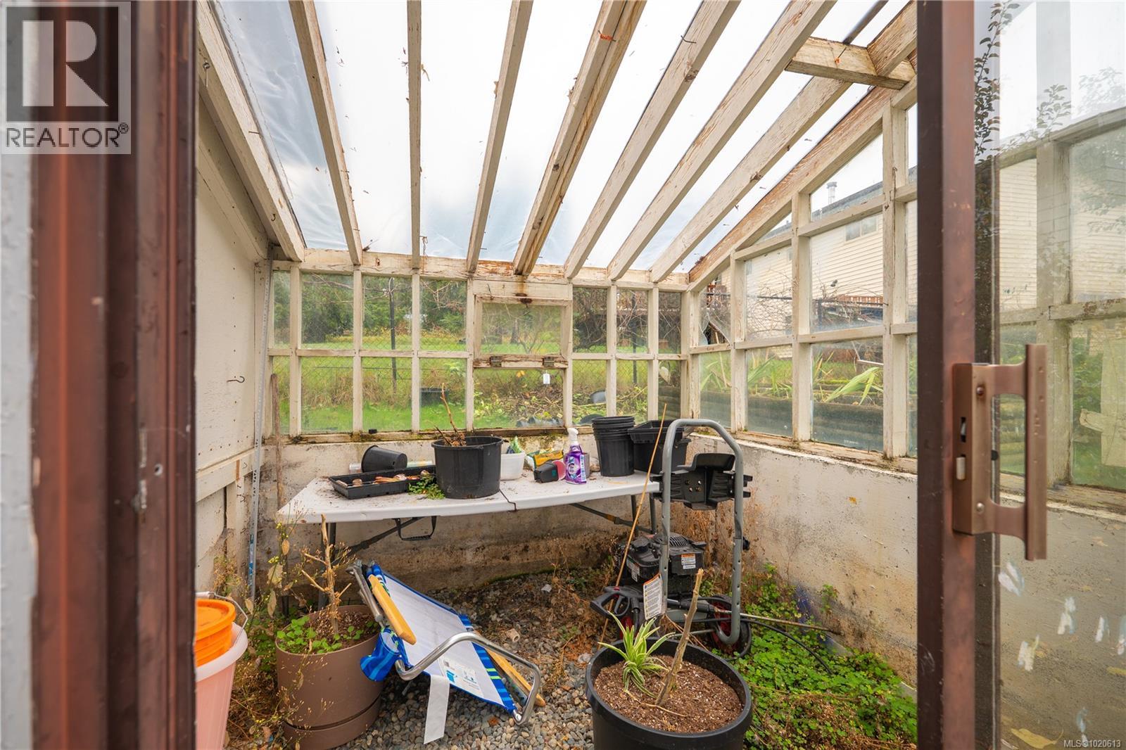 6972 Leland Rd, Lantzville