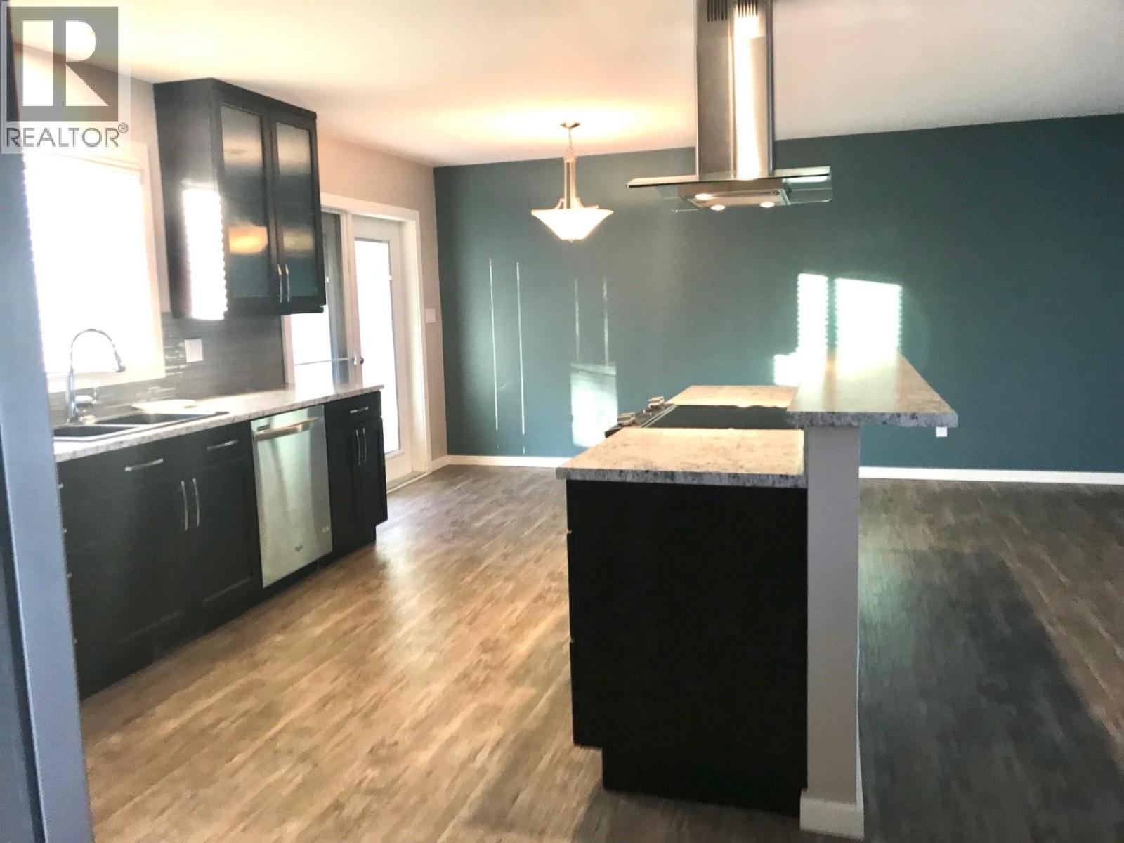 5407 W 54 AVENUE, Fort Nelson