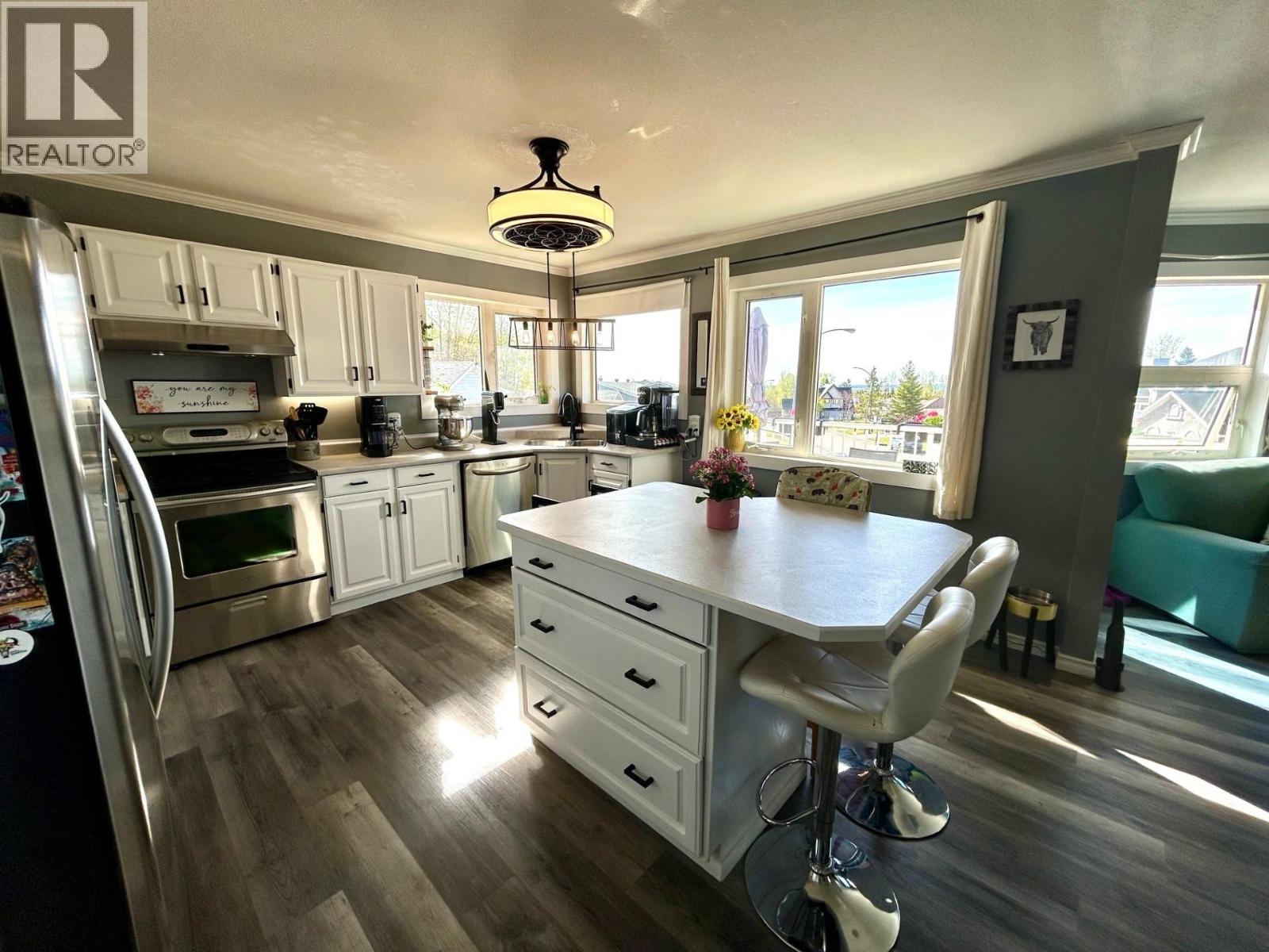 5604 MINNAKER CRESCENT, Fort Nelson