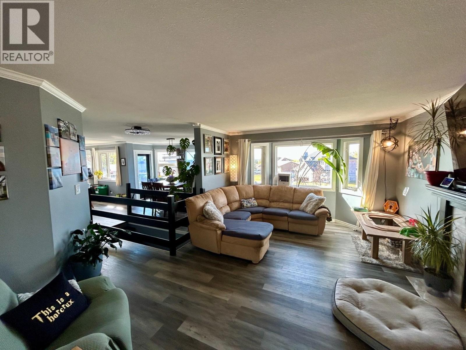 5604 MINNAKER CRESCENT, Fort Nelson