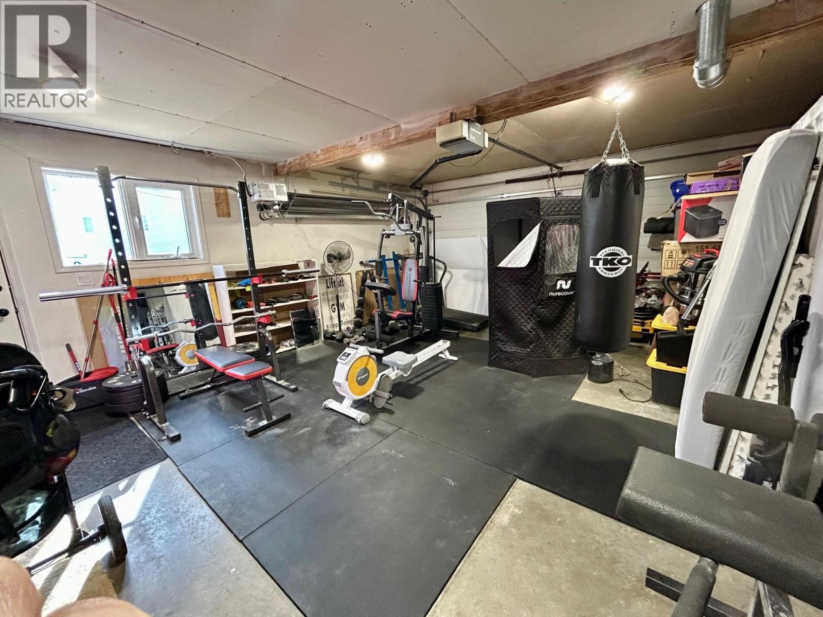 5604 MINNAKER CRESCENT, Fort Nelson