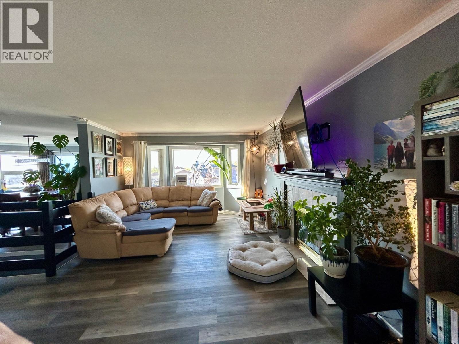 5604 MINNAKER CRESCENT, Fort Nelson