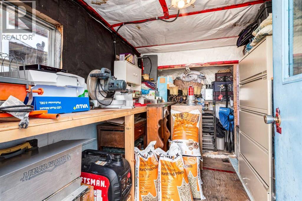 Single Family House Mobile Home for Sale in    Street NW Greenwood/Greenbriar Calgary 