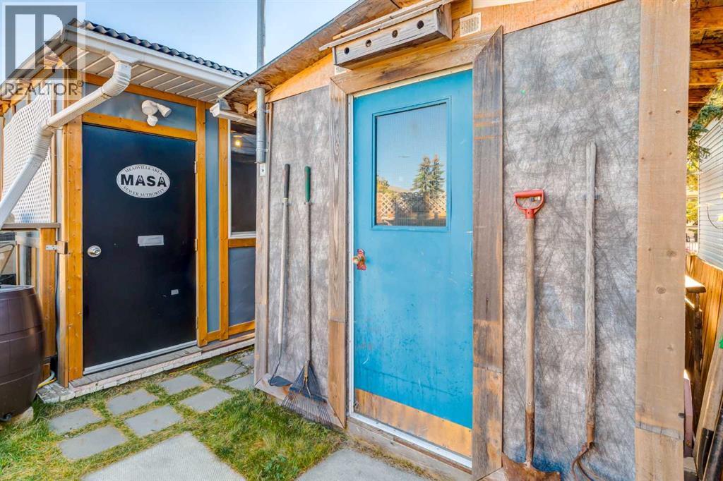 Single Family House Mobile Home for Sale in    Street NW Greenwood/Greenbriar Calgary 