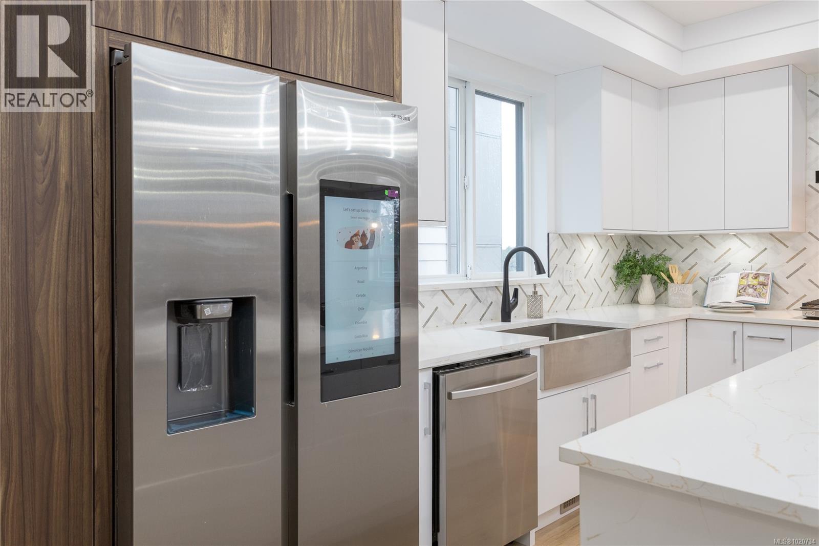 2210 Archer Gate, Langford