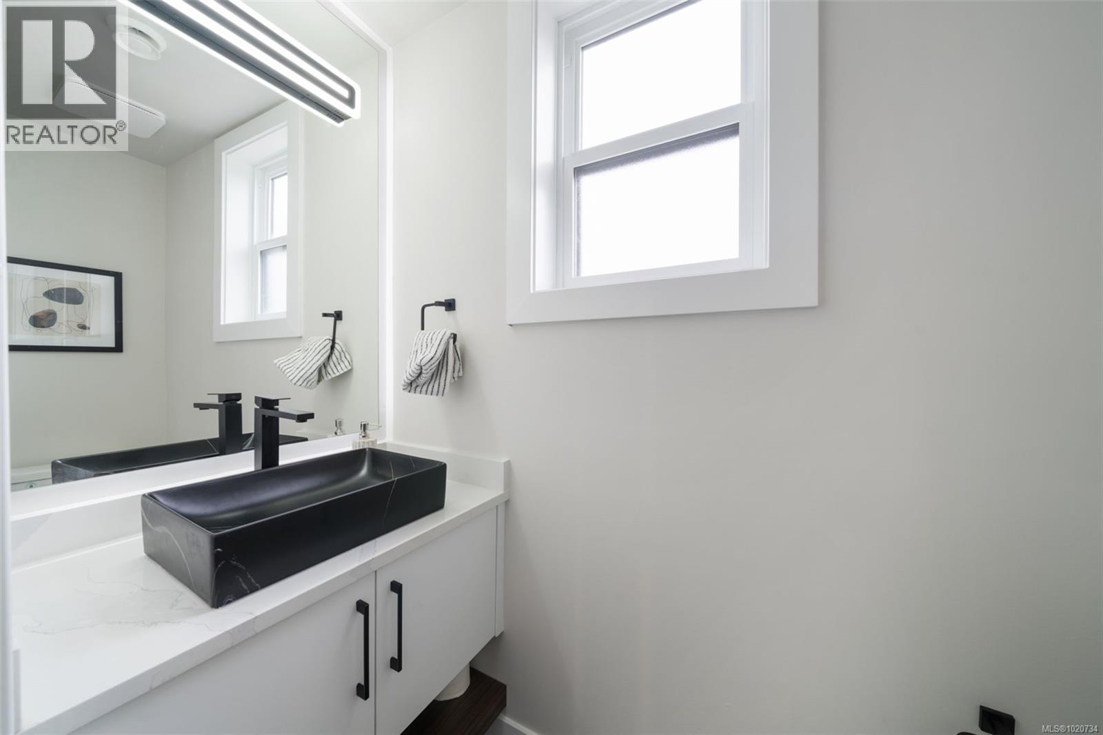 2210 Archer Gate, Langford