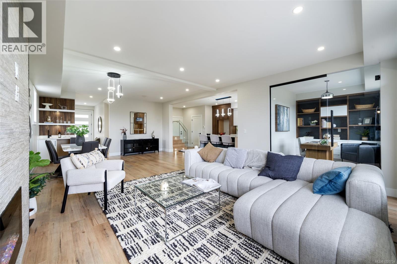 2210 Archer Gate, Langford