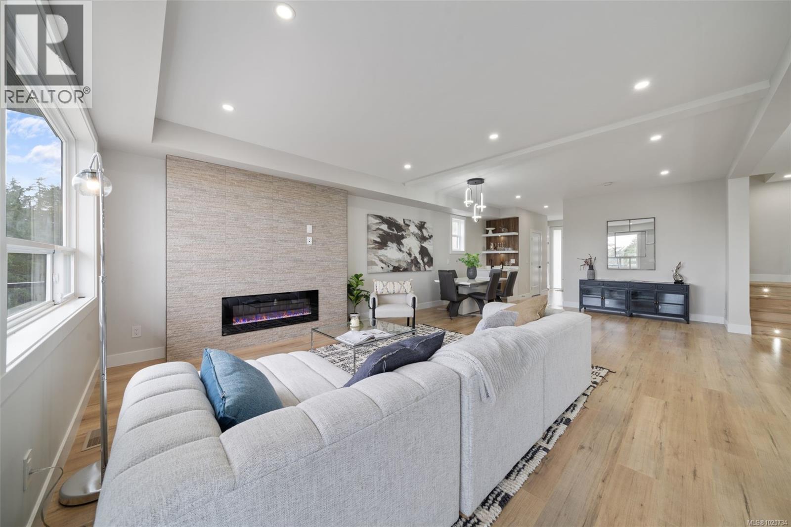 2210 Archer Gate, Langford