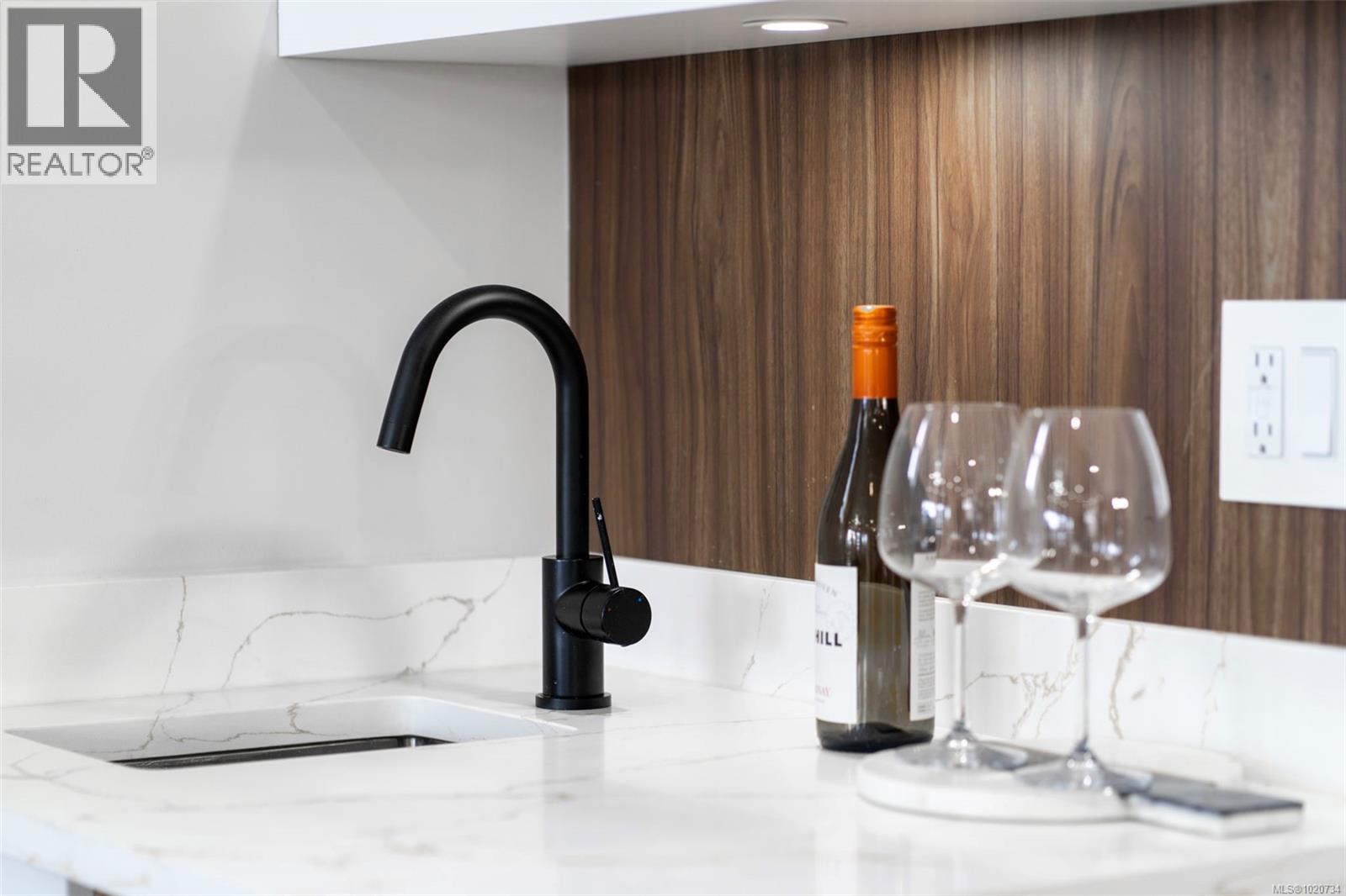 2210 Archer Gate, Langford