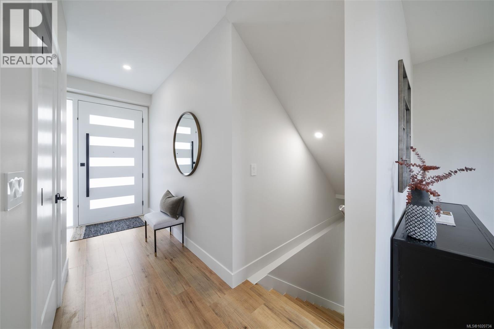 2210 Archer Gate, Langford