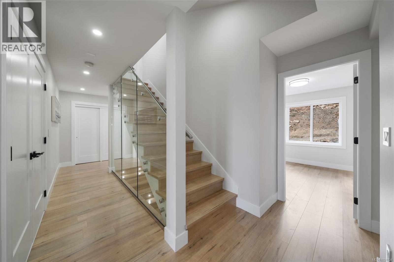 2210 Archer Gate, Langford