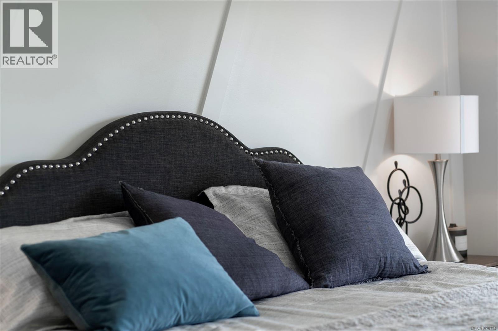 2210 Archer Gate, Langford