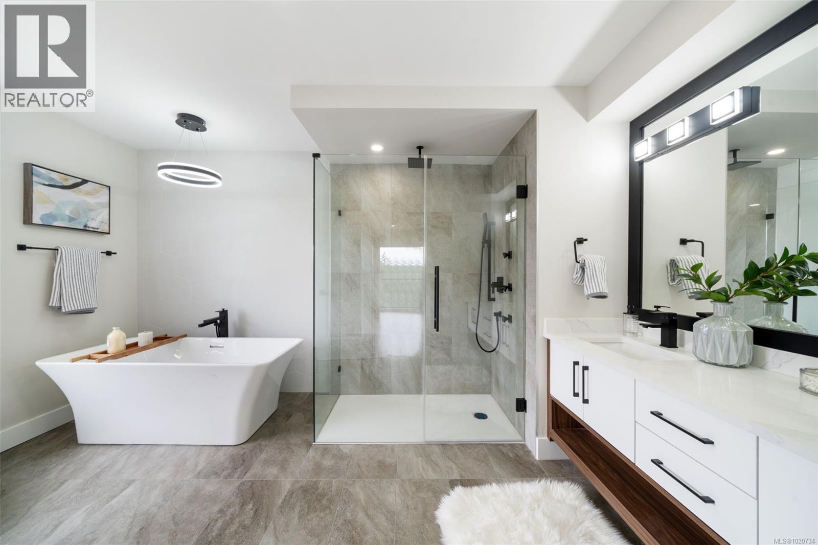 2210 Archer Gate, Langford