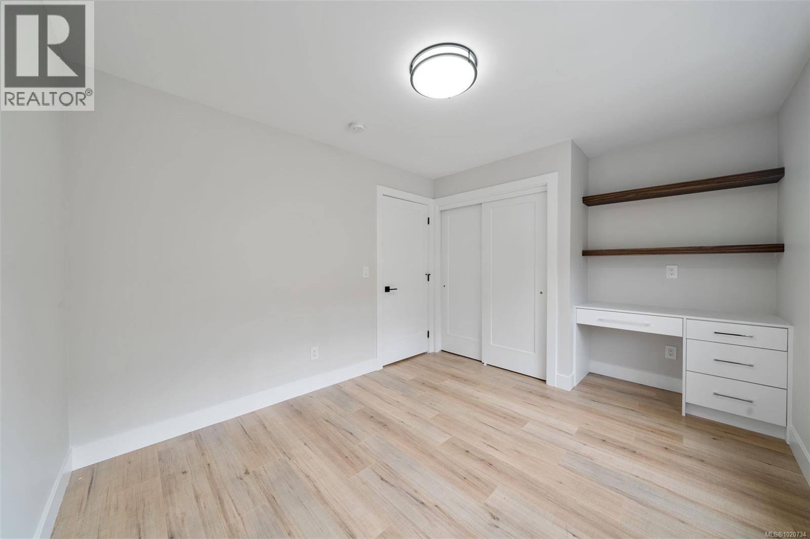 2210 Archer Gate, Langford