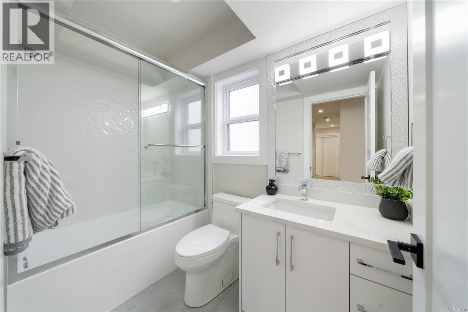 2210 Archer Gate, Langford