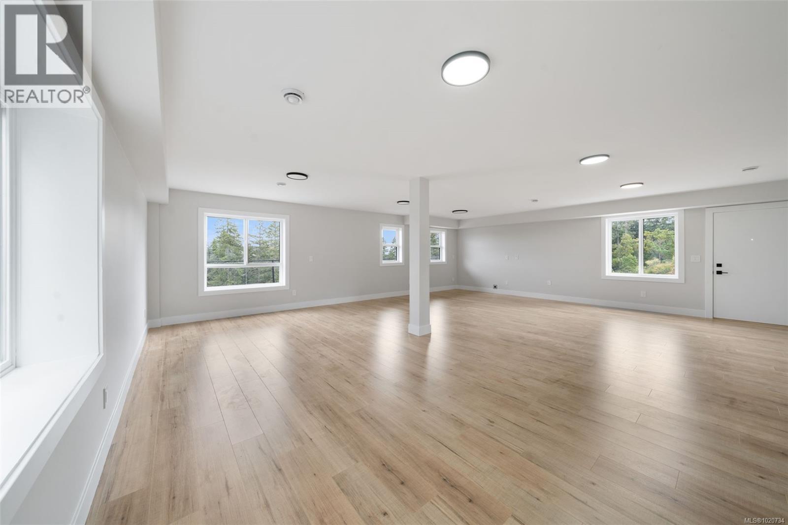 2210 Archer Gate, Langford