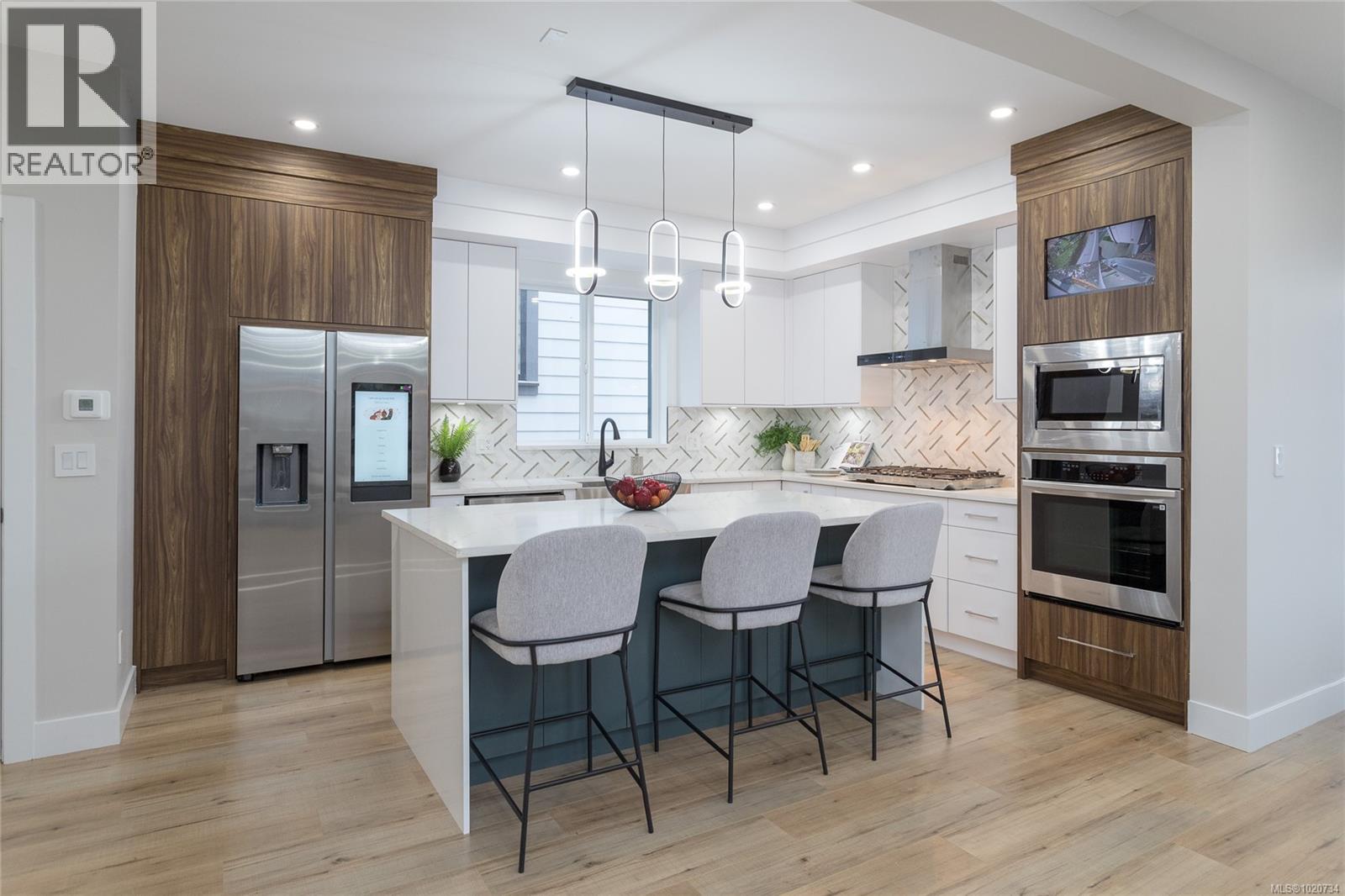 2210 Archer Gate, Langford