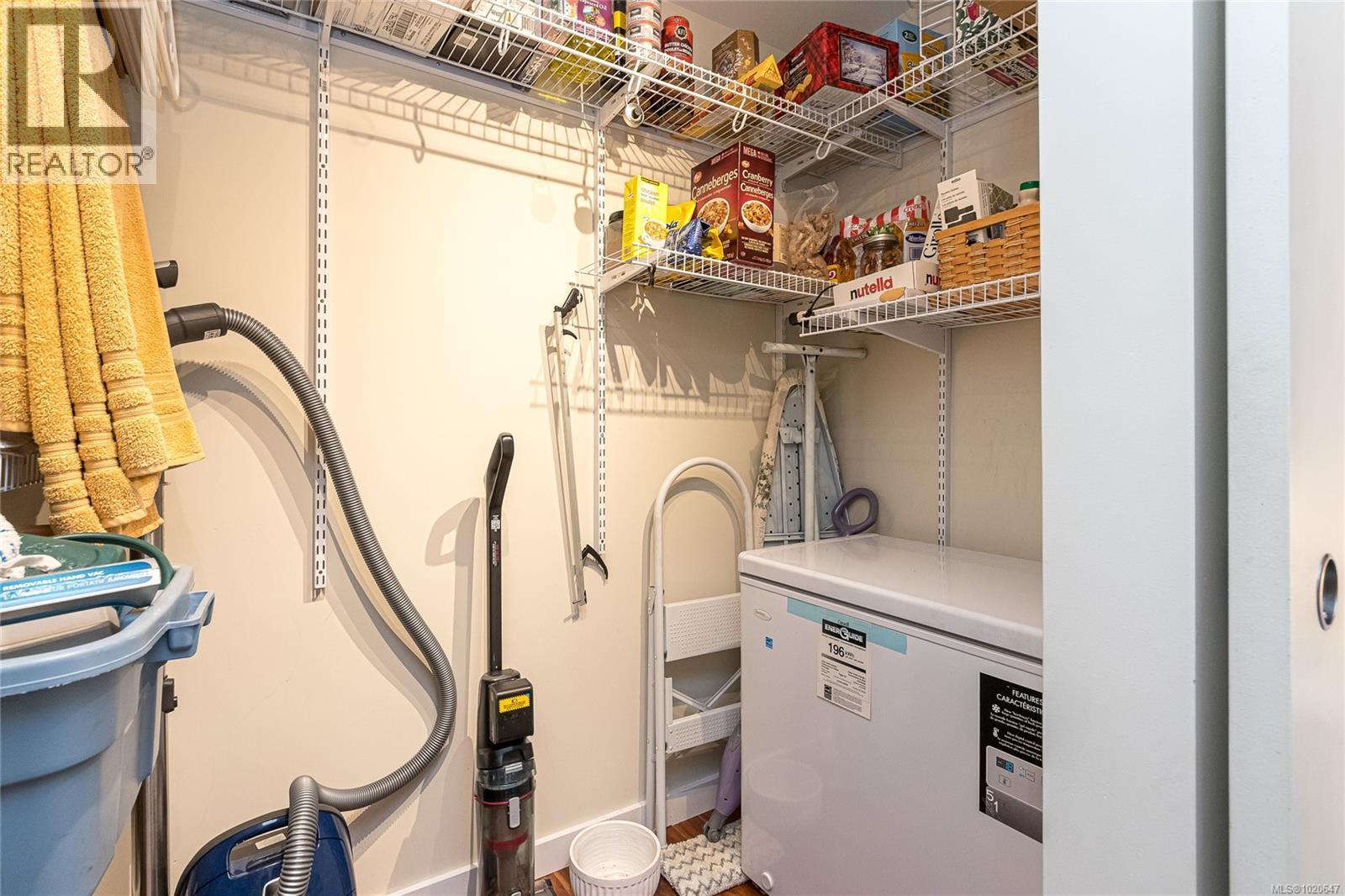 105 1375 Newport Avenue, Oak Bay