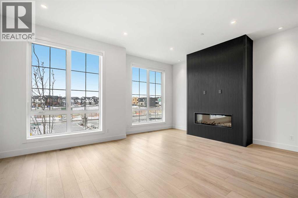 Single Family House for Sale in  Greenwich Heath NW Greenwood/Greenbriar Calgary 