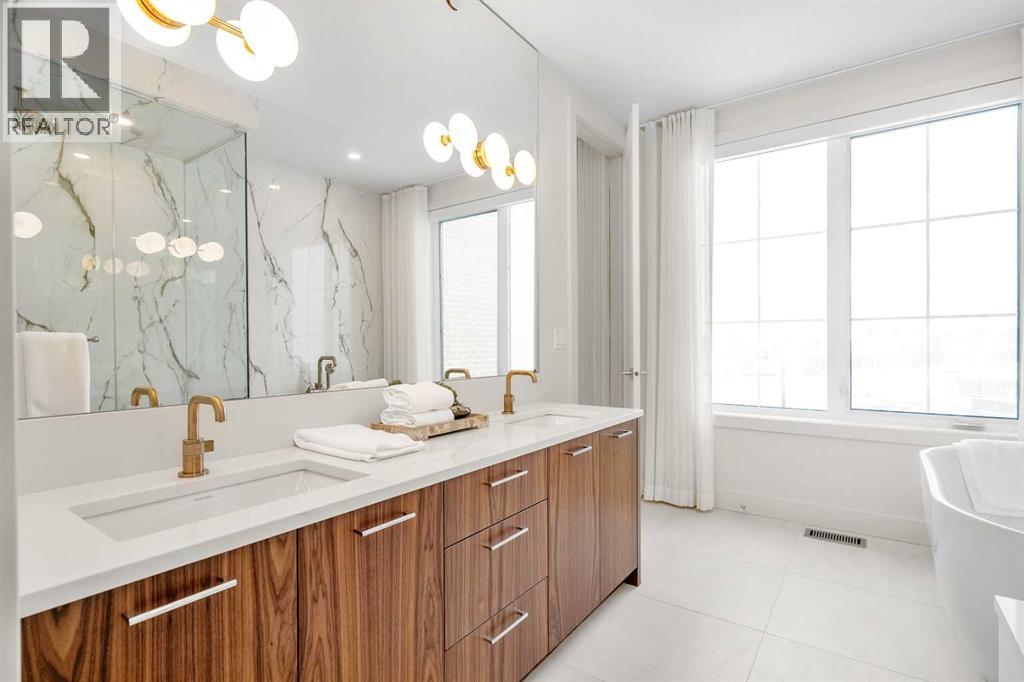 Single Family House for Sale in  Greenwich Heath NW Greenwood/Greenbriar Calgary 