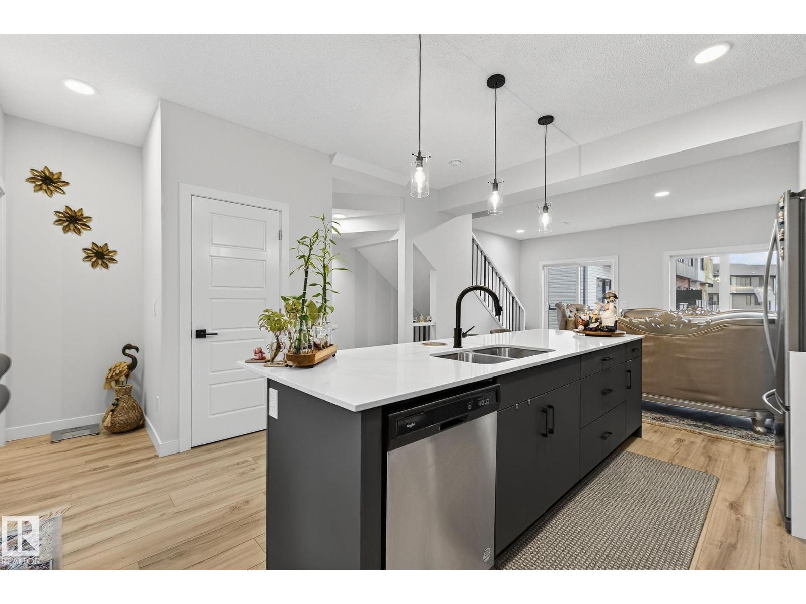 #72 11910 35 AV SW, Edmonton