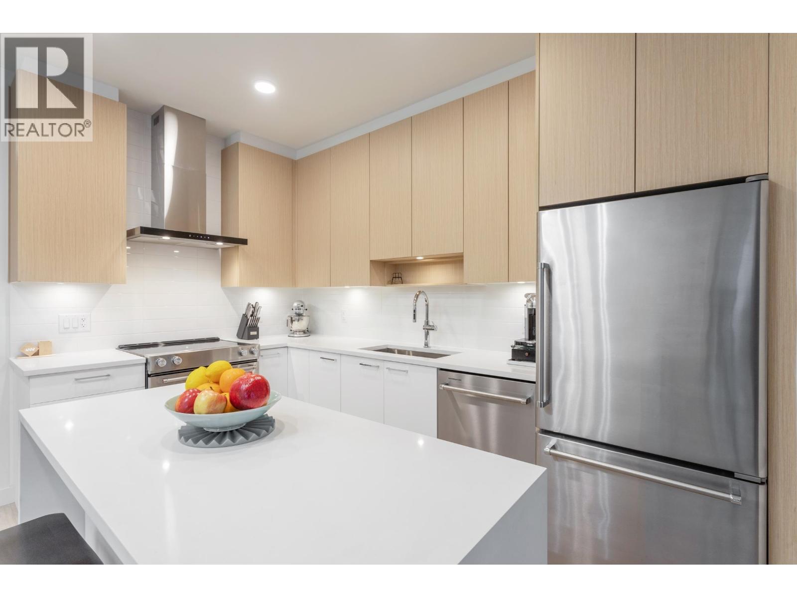 306 7588 16TH STREET, Burnaby