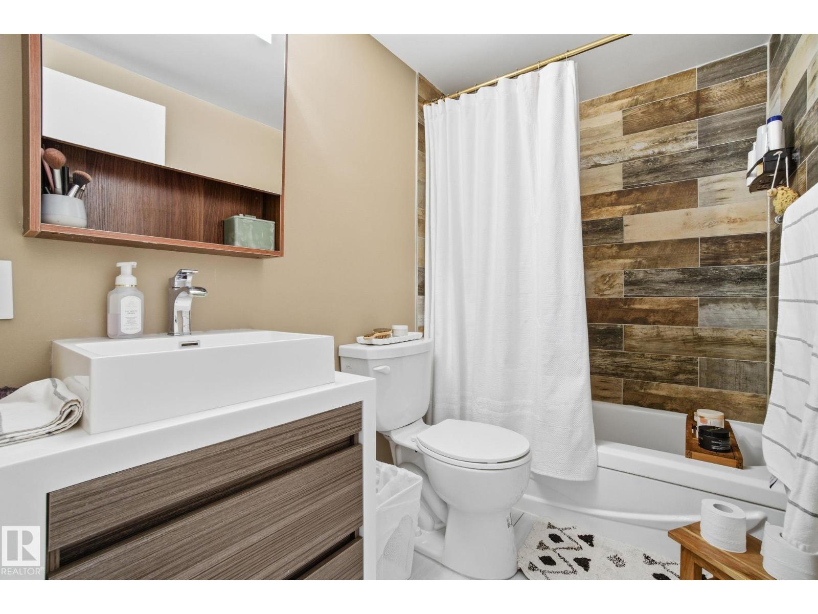 #702 9940 112 ST NW, Edmonton