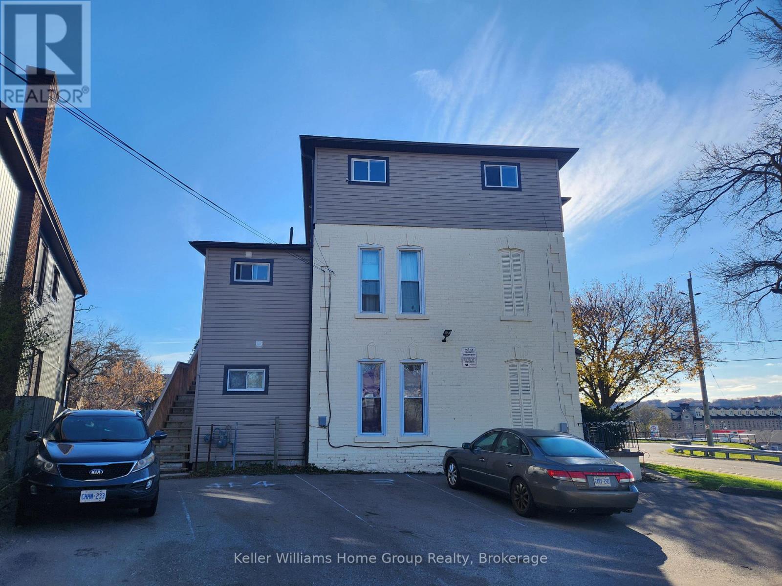 125 WELLINGTON STREET S - 4