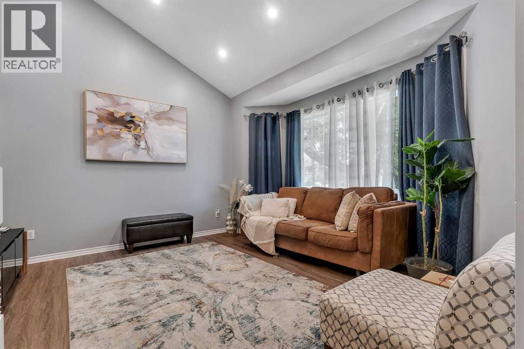 Single Family House 3 Level for Sale in  Erin Green Way SE Erin Woods Calgary 