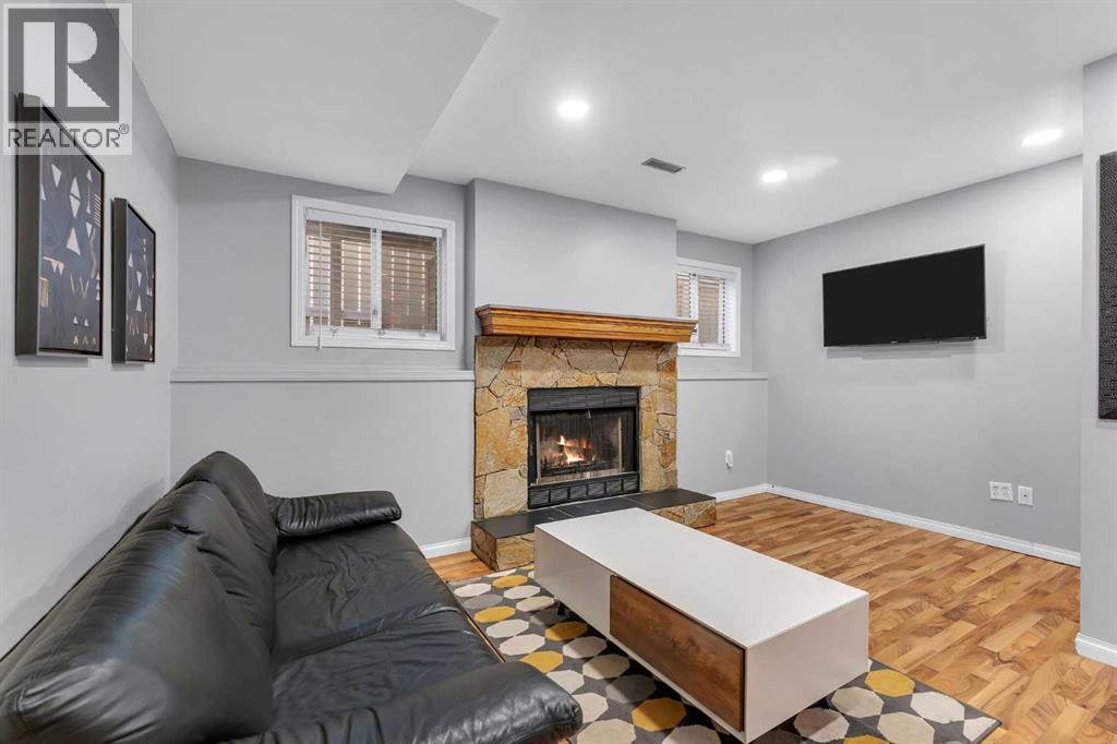 Single Family House 3 Level for Sale in  Erin Green Way SE Erin Woods Calgary 