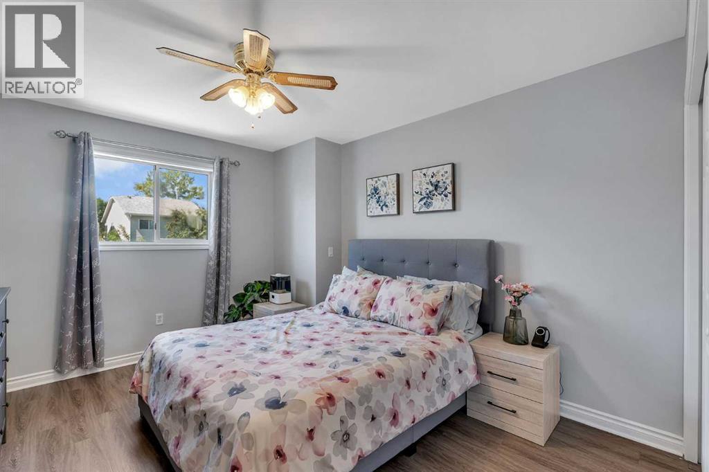 Single Family House 3 Level for Sale in  Erin Green Way SE Erin Woods Calgary 