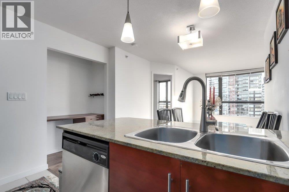 1504 814 ROYAL AVENUE, New Westminster