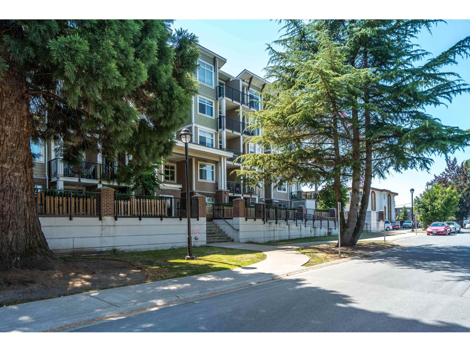 212 20686 EASTLEIGH CRESCENT, Langley