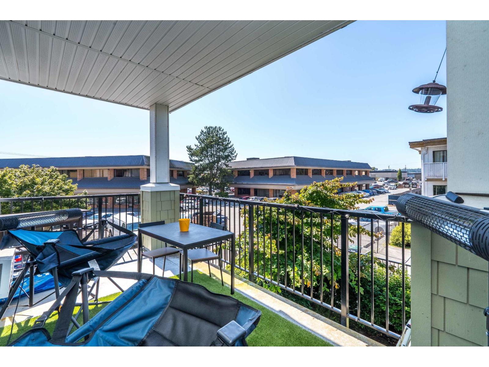 212 20686 EASTLEIGH CRESCENT, Langley