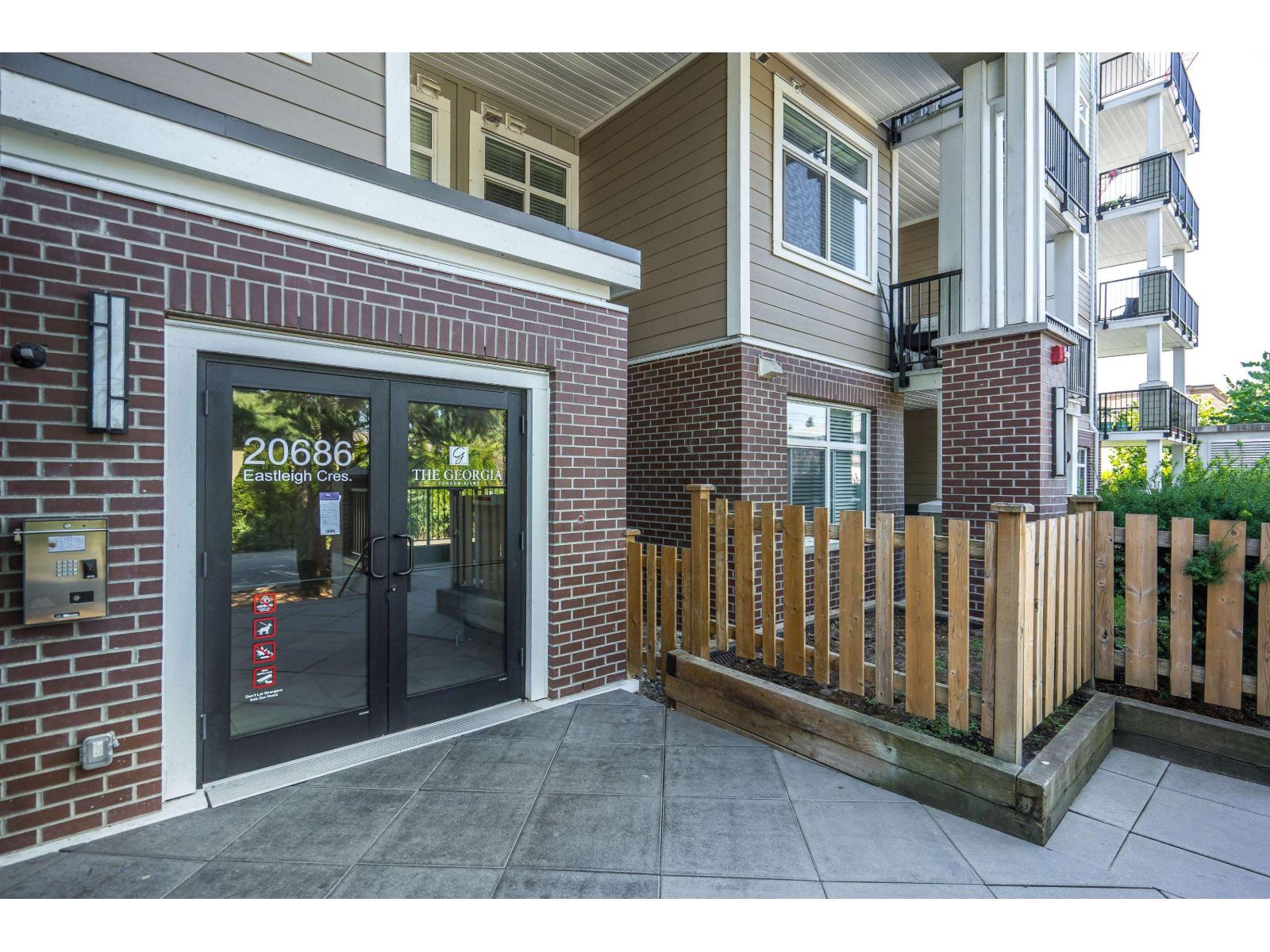 212 20686 EASTLEIGH CRESCENT, Langley