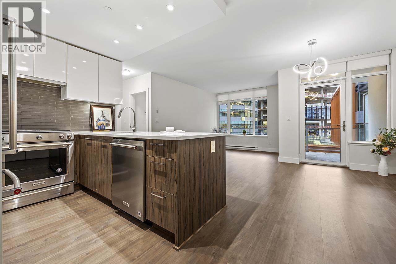 407 258 NELSON'S COURT, New Westminster